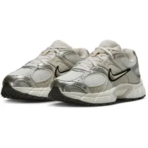 Nike V5 RNR Sneaker Damen summit white/lt orewood brn-sail-black 35.5