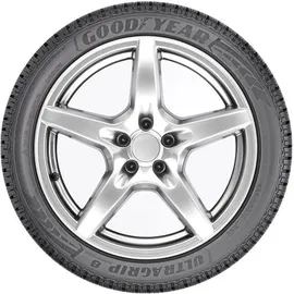 Goodyear UltraGrip 8 Performance 215/60 R17 96H