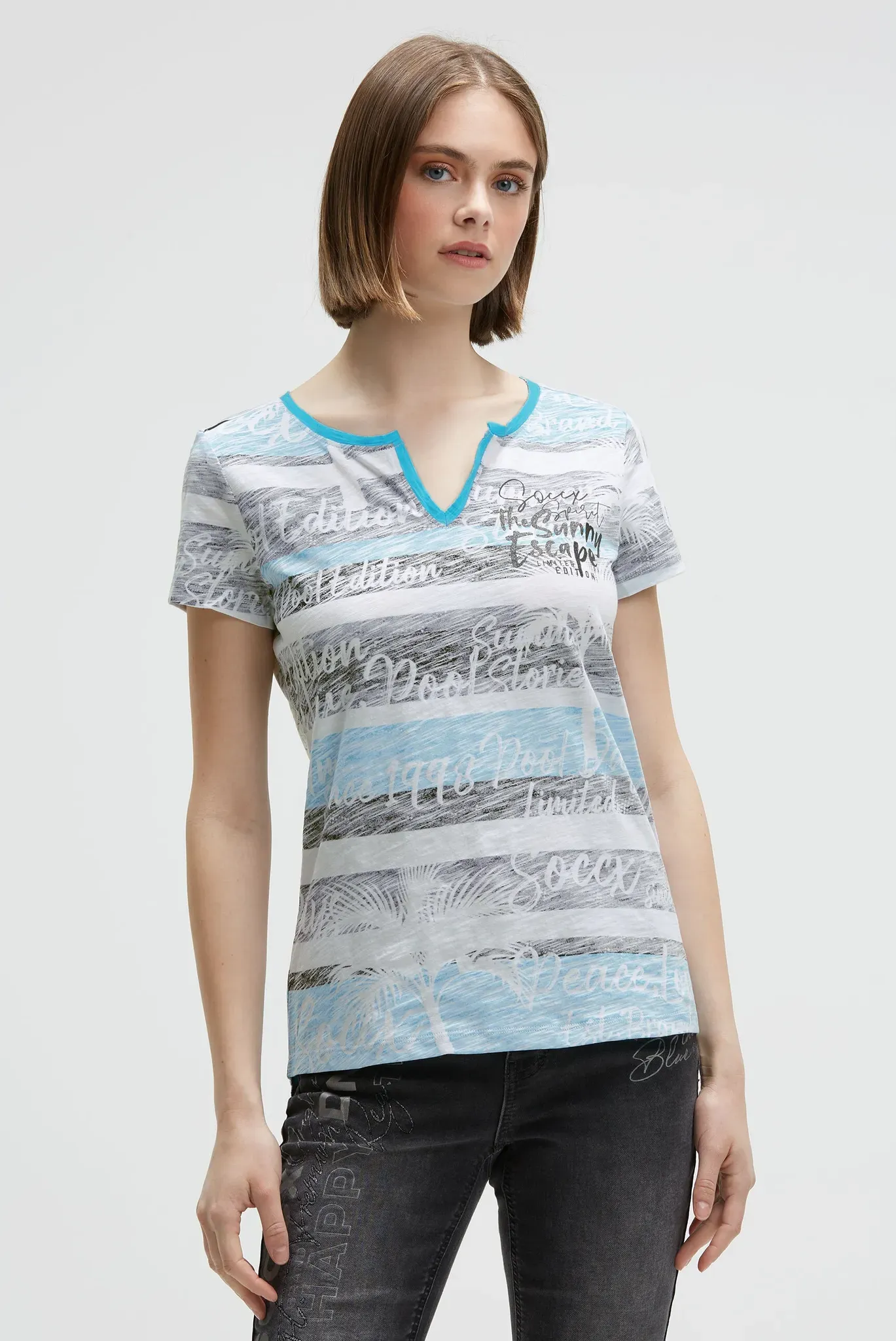 V-Shirt SOCCX, Damen, Gr. XS, ocean flash, Single Jersey, Material: 100% Baumwolle, regular fit normal, V-Ausschnitt, eingesetzt gerader Abschluss, Shirts, mit längerer Rückenpartie