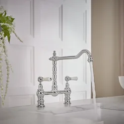 Traditionelle Küchen-Brückenarmatur (gerade) – inkl. schwenkbarem Hahn (gerade) – Farbe wählbar – Elizabeth