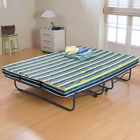 Klappbett Mit Lattenrost Und Ausgewogener Matratze Gestreift