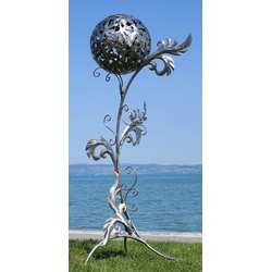 Casa Padrino Barock Edelstahl Garten Skulptur Säule mit Kugel Silber 85 x 82 x H. 200 cm - Handgefertigte Wetterbeständige Garten Dekoration