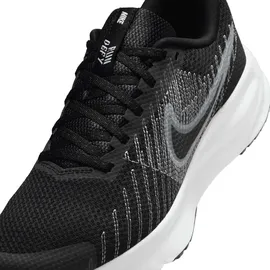 Nike Run Defy Damen Black / White 44