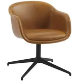 Muuto - Fiber Conference Armlehnstuhl, schwarz / Refine Leder cognac