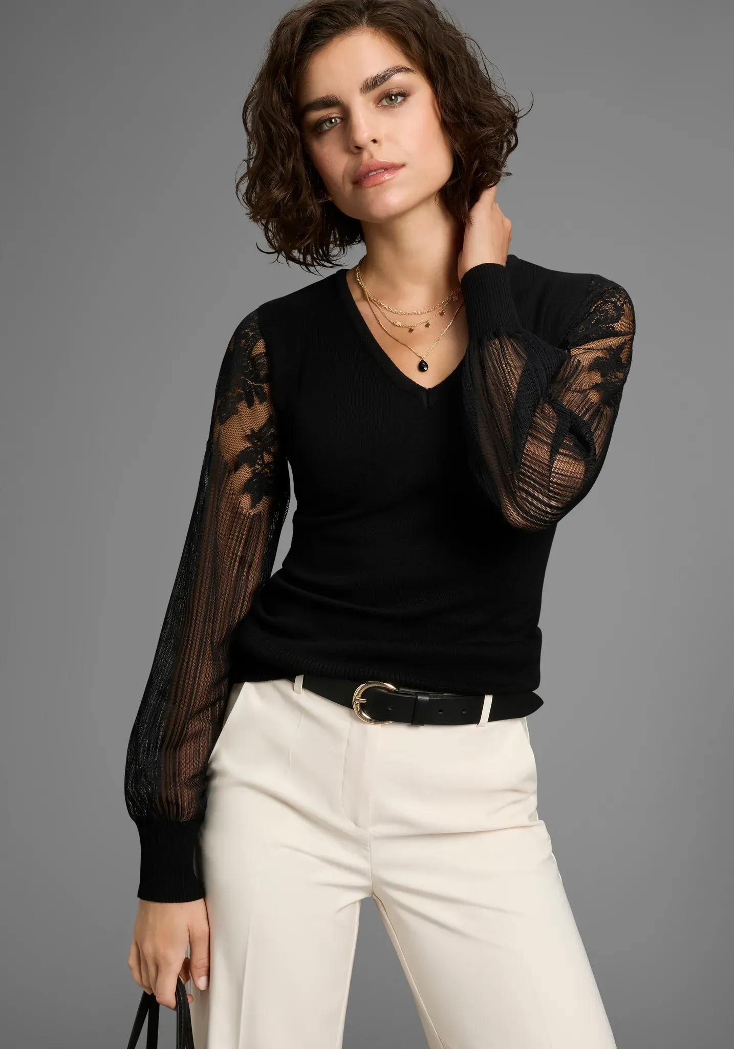 V-Ausschnitt-Pullover MELROSE, Damen, Gr. 34, schwarz, Feinstrick, Obermaterial: 70% Viskose, 30% Polyamid. Spitze: 100% Polyamid, leicht durchscheinend, unifarben, figurbetont hüftbedeckend, tiefer V-Ausschnitt, weit Rippstrickbündchen, Pullover, Feinstrickpullover mit Ärmeln aus hochwertiger Spitze