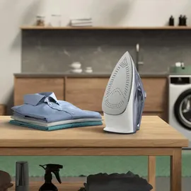 Electrolux Dry & Steam iron E6SI1-2MN blau