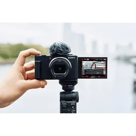 Sony ZV-1 II Vlog Digitalkamera Schwarz, 2.7x opt. Zoom, Xtra Fine Selfie-Touchdisplay, WLAN