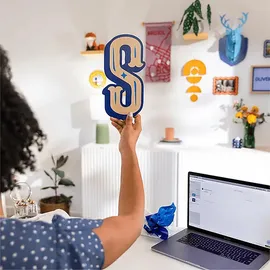 Cricut MakerTM 4 + Essentials-Bundle Plotter