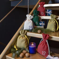 REMEMBER Adventskalender Säckchen zum Selbstbefüllen - 24 Säckchen aus Baumwolle mit Zugband
