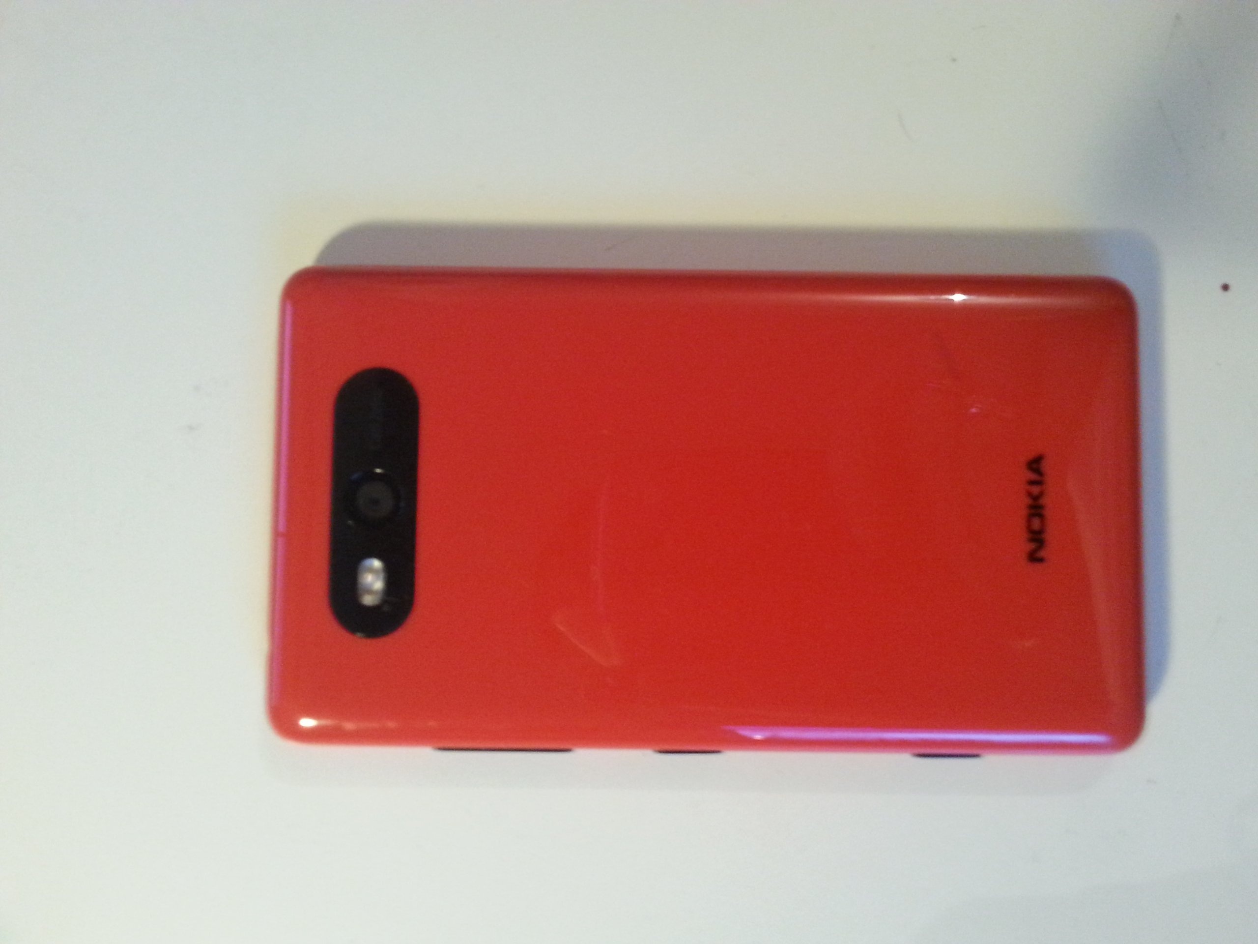 Nokia Lumia 820 Smartphone (10,9 cm (4,3 Zoll) ClearBlack OLED WVGA Touchscreen, 8 Megapixel Kamera, 1,5 GHz Dual-Core-Prozessor, NFC, LTE-fähig, Windows Phone 8) gloss red