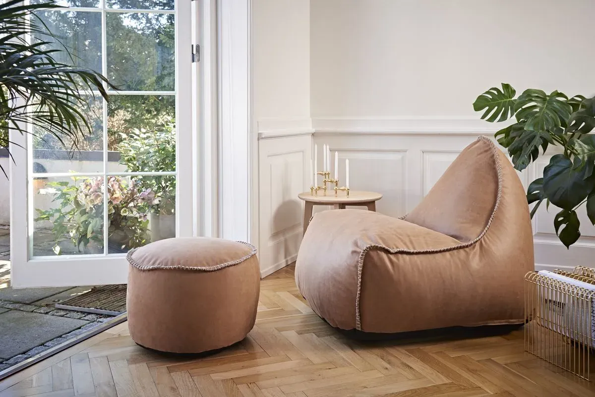 RETROit Dunes Sitzsack Sparset – Sessel mit Hocker aus Naturleder Camel