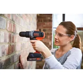 Black & Decker BCD003MEM2K inkl. 1 x 2,0 Ah + 1 x 4,0 Ah + Koffer