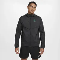 Nike Impossibly Light "Kipchoge" wasserabweisende Windrunner-Laufjacke (Herren) - Schwarz, 3XL