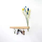 Flowerbar Keys | Schlüsselbrett aus Massivholz | magnetisches Schlüsselboard | Schlüsselhalter mit 3 starken Magneten | 30cm lang | Trockenblumen & edle Eiche (Schwedenglück)| ohne Wandhalterung