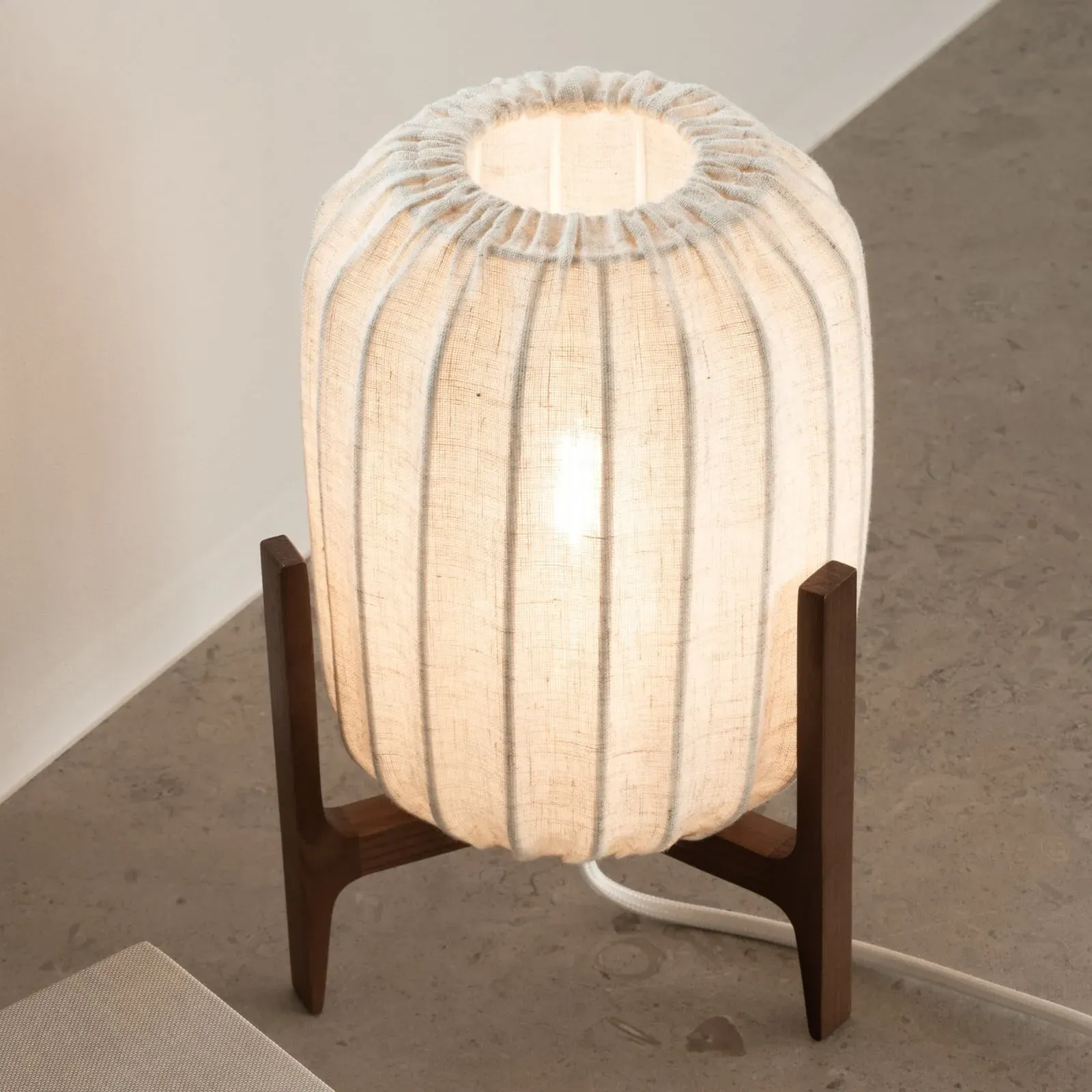 Tischleuchte Watt & Veke, Prisma, dimmbar, Holz, für Wohnzimmer, Holz, Design - 24