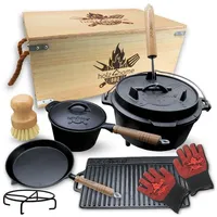 holz4home holz4home® Dutch Oven Set 9-teilig in Holzkiste I 4,7L Feuertopf Viel Zubehör: kleiner Topf, Grillplatte, Pfanne, Handschuhe uvm.