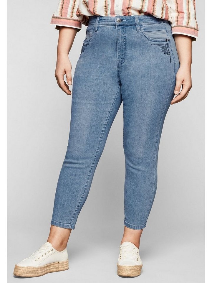 Sheego Stretch-Jeans Große Größen in 7/8-Länge, mit Stickerei vorn blau 42