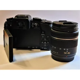 Panasonic LUMIX G DMC-G70KAEGK + 14-42 mm Set Angebot