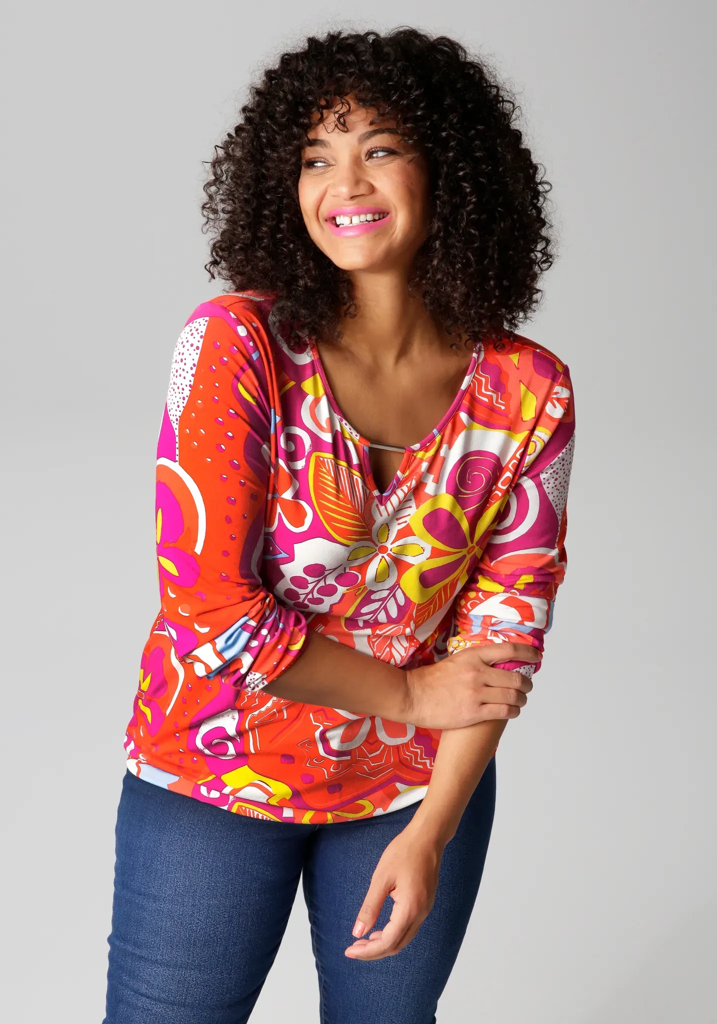 Langarmshirt ANISTON PLUS, Damen, Gr. 46, bunt (fuchsia, weiß, orangerot, gelb, türkis, hummer), Single Jersey, Obermaterial: 95% Viskose, 5% Elasthan, bedruckt, geblümt, gemustert, figurumspielend Po-bedeckend, Rundhals, elastischer Bund mit Gummizug, Shirts Langarmshirt, mit farbharmonischen, fantasievollem Druck