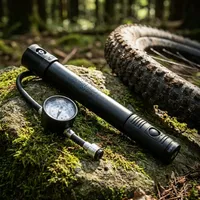 Crankbrothers Klic HV Handpumpe Manometer Midnight Edition schwarz