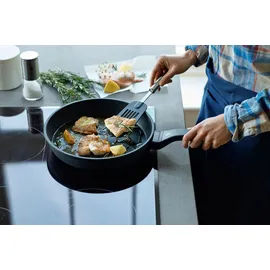 WMF PermaDur Premium Stielpfanne 28 cm flach