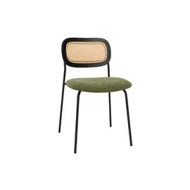miliboo Designstühle aus grünem strukturiertem Samtstoff, schwarzem Metall und Rattan-Geflecht (2er-Set) MIRANDA
