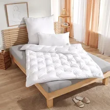 Traumschlaf Faserdecke Down Touch Active medium, Füllung: 100% Polyester 155x200 cm - weiß