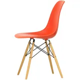 Vitra - Eames Plastic Side Chair DSW RE, Ahorn gelblich / poppy red (Filzgleiter baisc dark)