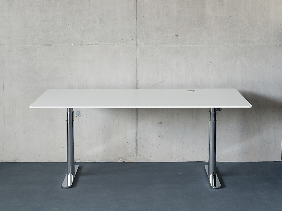 Arbeitstisch HiLow 2 Montana silber, Designer Peter J. Lassen, Joakim Lassen, 63.4-125.1x180x90 cm