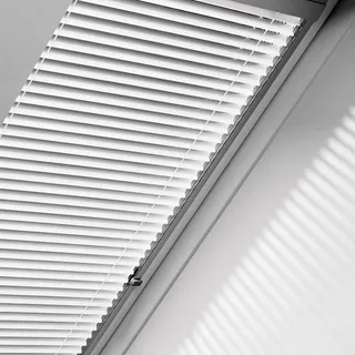 VELUX Original Jalousette Jalousie für GGL, GHL, GPL, GTL, GGU, GHU, GPU, GTU FK04 / in der Farbe Standard 7001 / Uni Weiß, Seitenschienen in Silber/PAL FK04 7001S