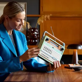 LEGO Icons Retro-Kofferradio 10334