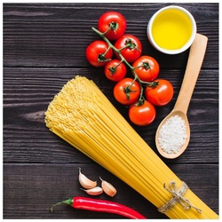 Wallario Möbelfolie Italienisches Menü mit Spaghetti, Tomaten, Salz und Chilischoten schwarz