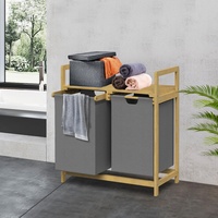 ML-Design Wäschekorb aus Bambus, Grau, Wäschebox mit 2 Fächern, Wäschesammler mit 2 ausziehbaren Wäschesäcken 60 L, Wäschetruhe mit Ablage, Wäschesortierer für Badezimmer, Wäschetonne mit Regal