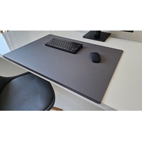 Profi Mats Schreibtischunterlage PM Schreibtischunterlage mit Kantenschutz Sanftlux Leder 12 Farben grau 70 cm