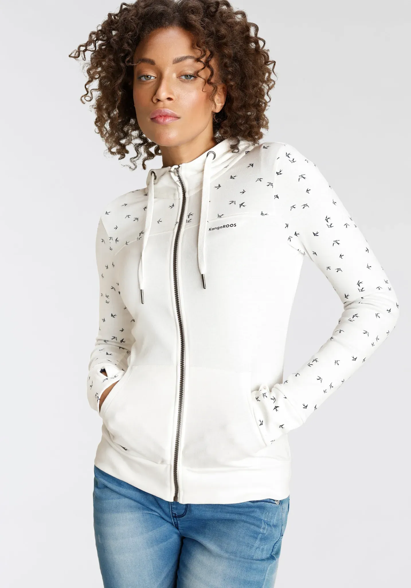 Kapuzensweatjacke KANGAROOS, Damen, Gr. 36/38, weiß (wolllweiß melange), Interlock, Obermaterial: 60% Baumwolle, 40% Polyester, bedruckt, kontrastfarbene Details, meliert, figurbetont hüftlang, angesetztes Bündchen mit Daumenlöchern, Sweatjacken, mit filigranem Print