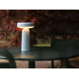 Muuto Ease Portable LED Akkuleuchte Hellblau