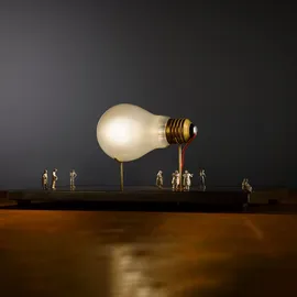 Ingo Maurer I Ricchi Poveri - Monument for a Bulb