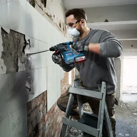 Bosch GBH 18V-22 Professional inkl. 2 x 4,0 Ah + L-Boxx + Absaugeinheit