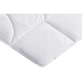 OTTO home Microfaserbettdecke Microlux, Bettdecke 135x200 cm und Übergrößen bis 240x220cm, Füllung: Feuchtigkeitsregulierende 3D Klimafaser (Polyester), Bezug: Microfaser-Feinbatist, fest versteppter Bezug - keine Bettwäsche nötig, Sommer, Winter weiß 155