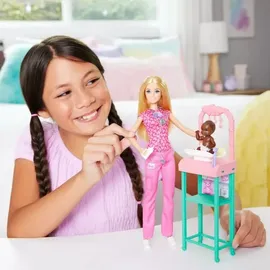Barbie Nurturing Playset: Kinderärztin