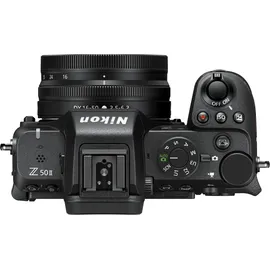 Nikon Z30 + Tamron 18-300 mm F3,5-6,3 Di III-A