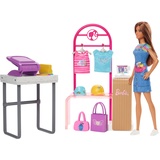 Barbie Mode-Boutique Spielset - Foliendesigns Puppe, über 150 originelle Looks, inklusive 2 Oberteile und 5 Folienblätter, Kleiderständer und Kreditkartenlesegerät, ab 3 Jahren, HKT78