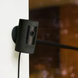 Ring Stick Up Cam Plug-in IP-Sicherheitskamera, Innen & Außen, Kabellos, 2400 MHz, Tisch/Wand, Schwarz