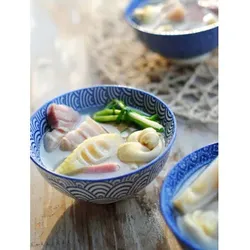 Laweiju geschmorte Schweinerippchen mit Speck und Bambus 1500g