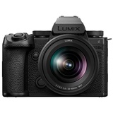 Panasonic LUMIX DC-S5 + Lumix S 85mm 1:1,8 (S-S85E) + Lumix S 20-60mm 1:3,5-5,6 (S-R2060E)