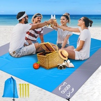 OUGEP Stranddecke Sandfrei, Picknickdecke Wasserdicht Überdimensioniert 230 x 200 cm Strandtuch Strandmatte 4 Befestigung Ecken für den Strand, Wandern, Campen und Outdoor (Blau/Grau)
