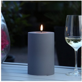 Deluxe Homeart LED Kerze MIA Deluxe für Außen 3D Flamme flackernd H: 15cm D: 10cm outdoor grau