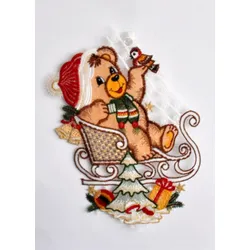 Fensterbild STICKEREIEN PLAUEN "Teddy auf Schlitten", bunt, B:21cm H:30cm, Polyester, Fensterbilder
