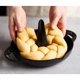 Staub Hähnchenbräter 24 cm schwarz