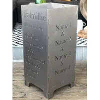 EXTRAVAGANT® Feuertonne, Feuerstelle, Feuerkorb, Feuersäule PERSONALISIERT für den Garten, Terrasse, Stahl, Rostoptik, Unikat, Edelrost, Geschenk Familie Definiton